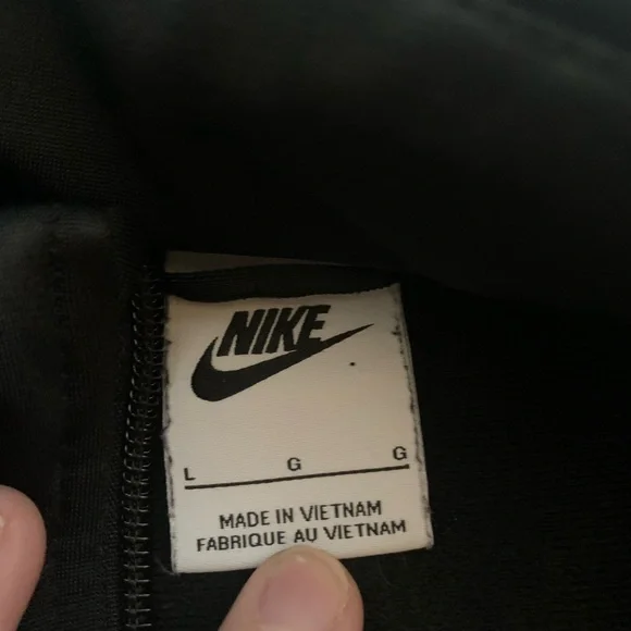 Boys NIKE Matching Outfit. Large - Picture 3 of 7